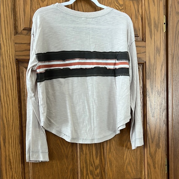 Wishlist Tan Long Sleeve M/L Boxy T-Shirt - Picture 3 of 4